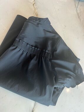 Athleta Black V-neck Top